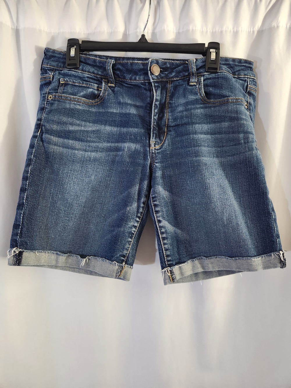 American Eagle Outfitters Women Blue Denim Shorts #western #trendy #rodeo #soft